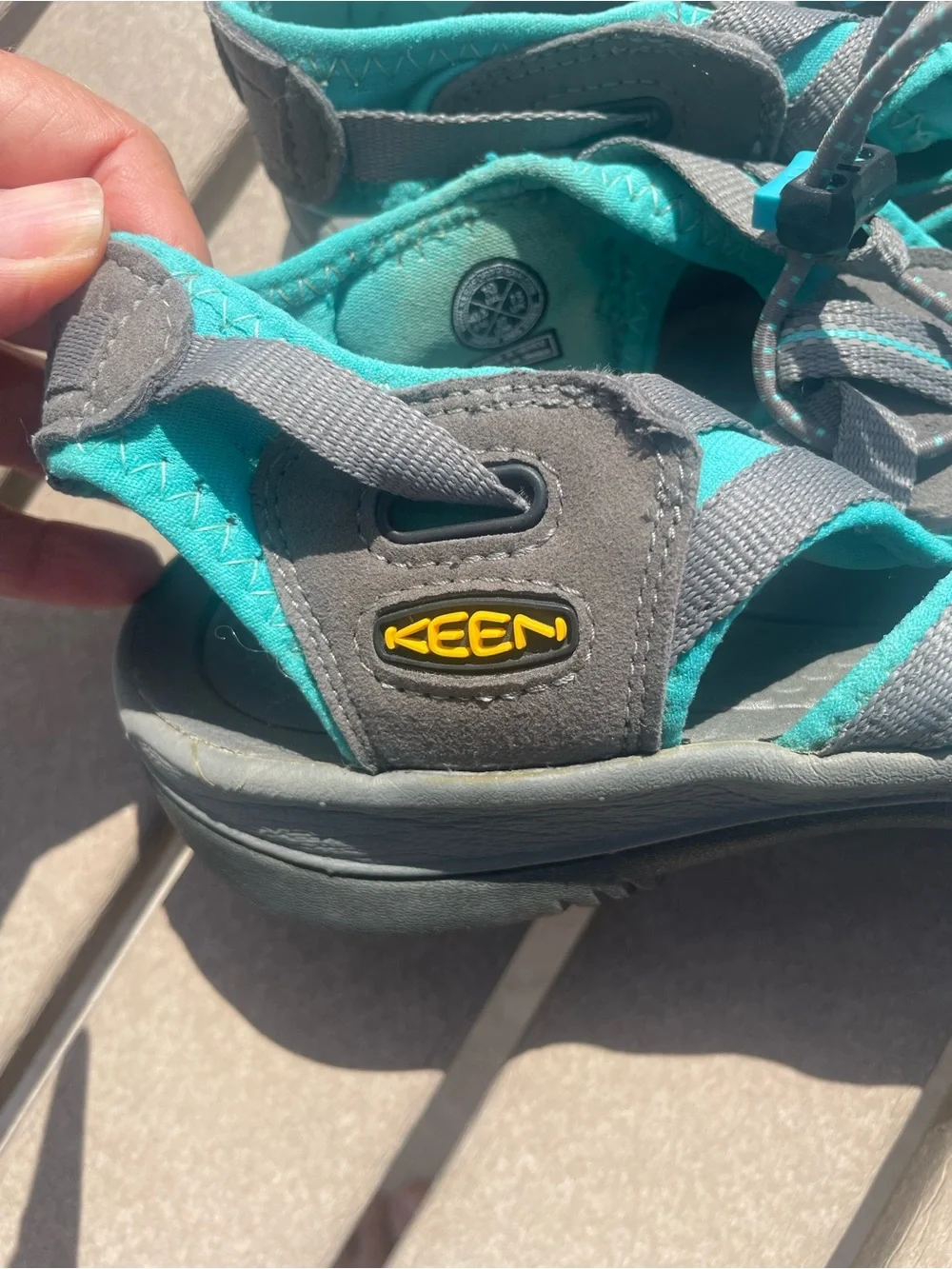 Keen Whisper Colorway  Closed-Toe Hiking Gorpcore Sandals Watershoe